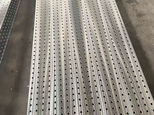 What fixtures are compatible with 3D welding table?